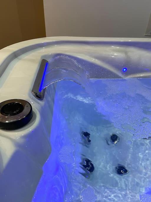 Maison Avec Jacuzzi Orange  Eksteriør bilde